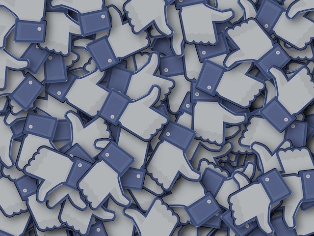 aumentare like facebook